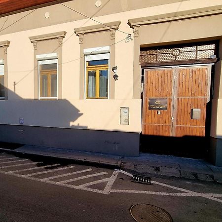 Dama Apartments Eger Kültér fotó